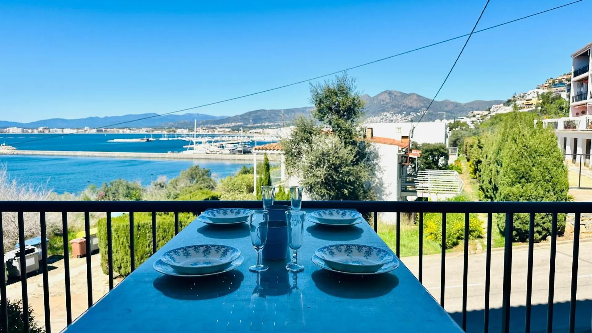 Global Immo 4081 Rosa Mar Apartman Roses