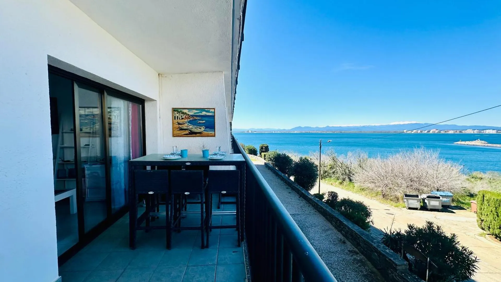 Global Immo 4081 Rosa Mar Apartman Roses